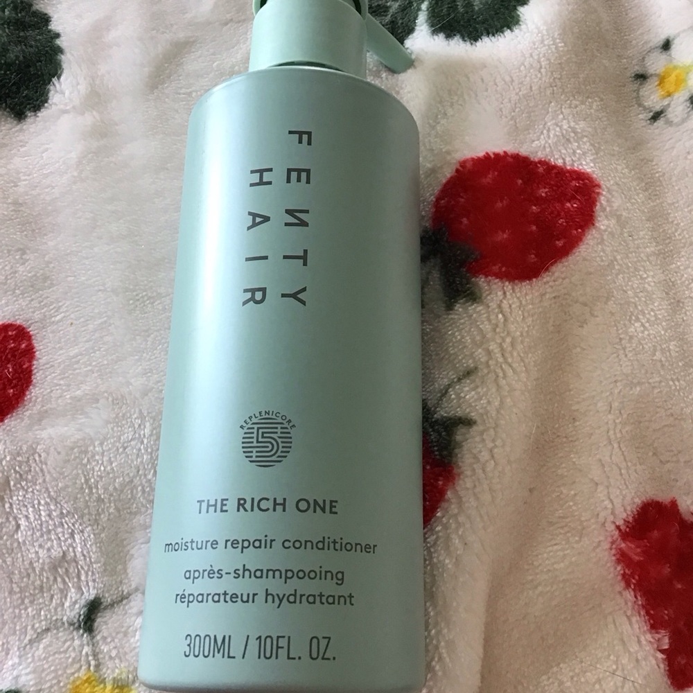 New Fenty Hair The Rich One Moisture Repair Conditioner